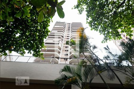 Apartamento à venda com 225m², 5 quartos e 4 vagasFachada