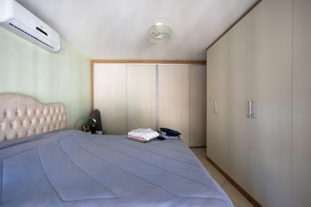 Apartamento à venda com 225m², 5 quartos e 4 vagasQuarto Suite 2