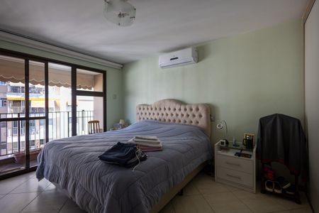 Apartamento à venda com 225m², 5 quartos e 4 vagasQuarto Suite 2