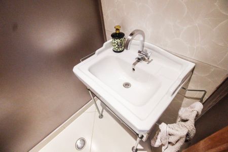 Casa à venda com 600m², 4 quartos e 6 vagasLavabo