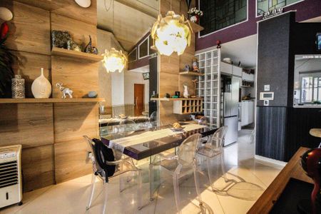 Casa à venda com 600m², 4 quartos e 6 vagasSala de jantar