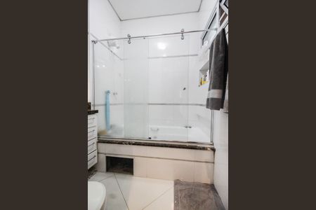 Casa à venda com 600m², 4 quartos e 6 vagasSuíte/Banheiro