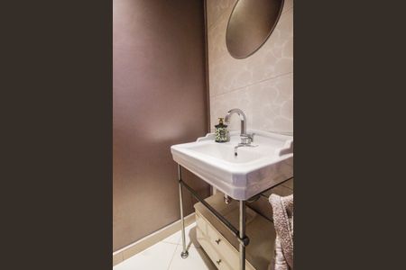 Casa à venda com 600m², 4 quartos e 6 vagasLavabo