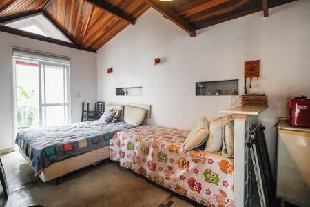 Casa à venda com 600m², 4 quartos e 6 vagasQuarto de serviço