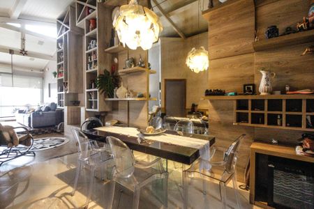 Casa à venda com 600m², 4 quartos e 6 vagasSala de jantar