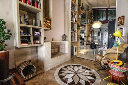 Casa à venda com 600m², 4 quartos e 6 vagasSala