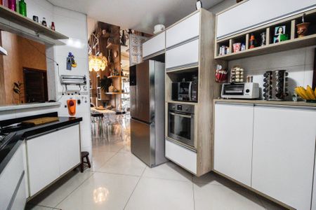 Casa à venda com 600m², 4 quartos e 6 vagasCozinha