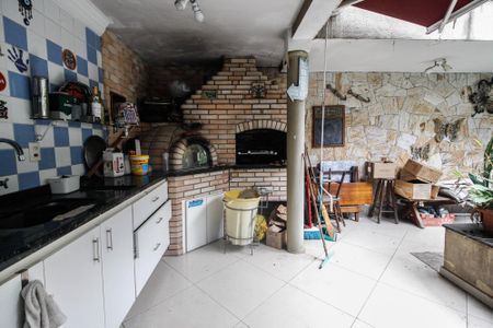 Casa à venda com 600m², 4 quartos e 6 vagasChurrasqueira