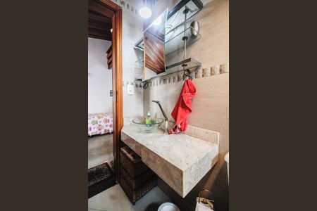 Casa à venda com 600m², 4 quartos e 6 vagasBanheiro de serviço 1