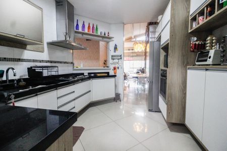 Casa à venda com 600m², 4 quartos e 6 vagasCozinha