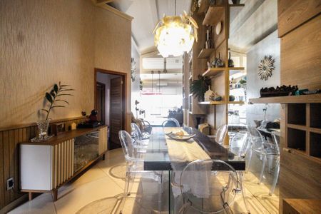 Casa à venda com 600m², 4 quartos e 6 vagasSala de jantar