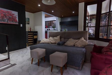 Casa de condomínio à venda com 200m², 3 quartos e 5 vagasSala de TV