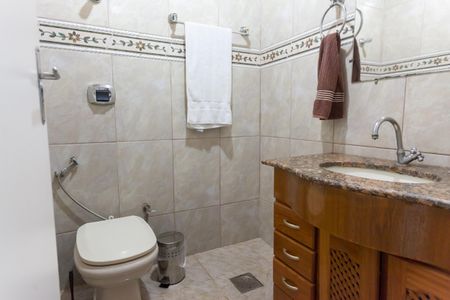 Casa de condomínio à venda com 200m², 3 quartos e 5 vagasBanheiro da Suíte