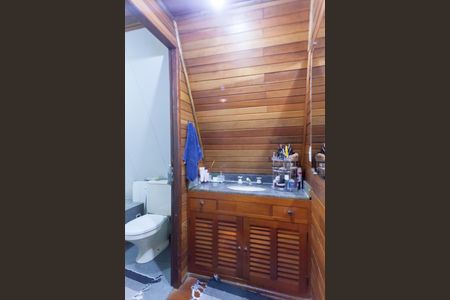 Casa de condomínio à venda com 200m², 3 quartos e 5 vagasBanheiro da Suíte