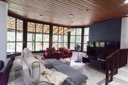 Casa de condomínio à venda com 200m², 3 quartos e 5 vagasSala de TV