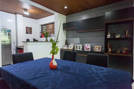 Casa de condomínio à venda com 200m², 3 quartos e 5 vagasSala de Jantar