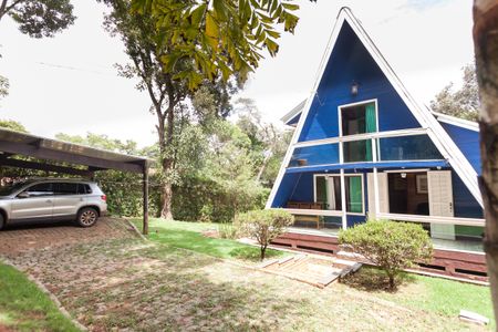 Casa de condomínio à venda com 200m², 3 quartos e 5 vagasFachada