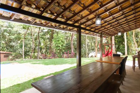 Casa de condomínio à venda com 200m², 3 quartos e 5 vagasChurrasqueira