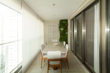 Apartamento para alugar com 61m², 1 quarto e 1 vagaVaranda