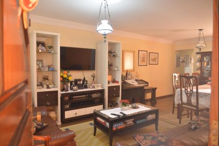 Casa à venda com 201m², 4 quartos e 2 vagasSala