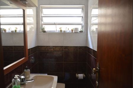 Casa à venda com 201m², 4 quartos e 2 vagasBanheiro de serviço