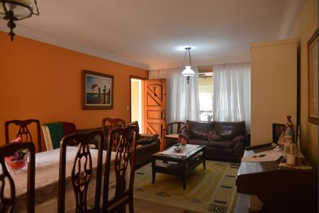 Casa à venda com 201m², 4 quartos e 2 vagasSala