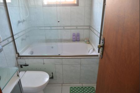 Casa à venda com 201m², 4 quartos e 2 vagasBanheiro da Suíte 1