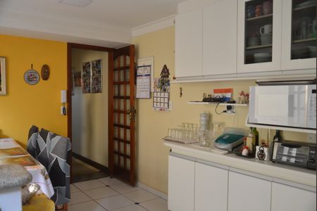 Casa à venda com 201m², 4 quartos e 2 vagasCozinha
