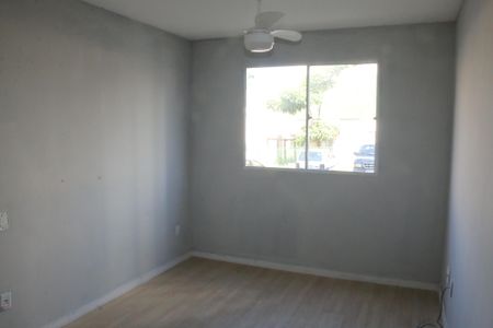 Sala de apartamento para alugar com 2 quartos, 45m² em Cerâmica, Nova Iguaçu