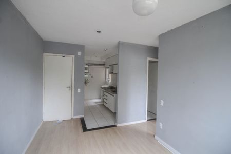 Sala de apartamento para alugar com 2 quartos, 45m² em Cerâmica, Nova Iguaçu