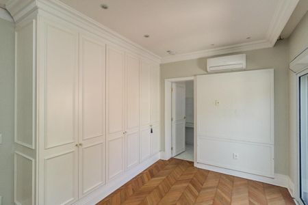 Casa à venda com 520m², 4 quartos e 4 vagasQuarto 3 - Suíte