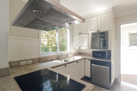 Casa à venda com 520m², 4 quartos e 4 vagasCozinha