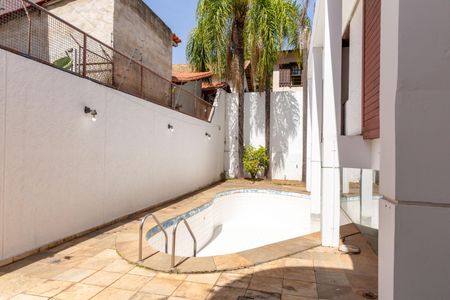 Casa à venda com 412m², 5 quartos e 3 vagasÁrea comum - Piscina