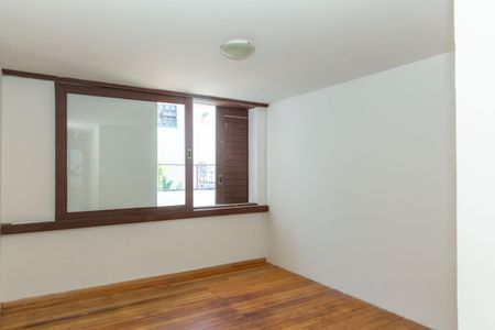 Casa à venda com 412m², 5 quartos e 3 vagasQuarto 2