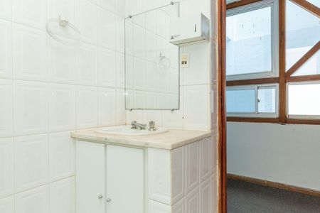 Casa à venda com 412m², 5 quartos e 3 vagasBanheiro 1