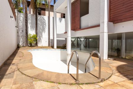 Casa à venda com 412m², 5 quartos e 3 vagasÁrea comum - Piscina