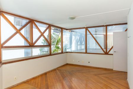 Casa à venda com 412m², 5 quartos e 3 vagasQuarto 4