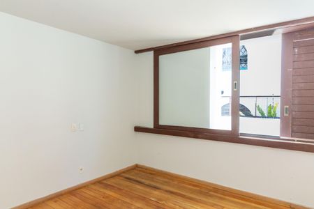 Casa à venda com 412m², 5 quartos e 3 vagasQuarto 2