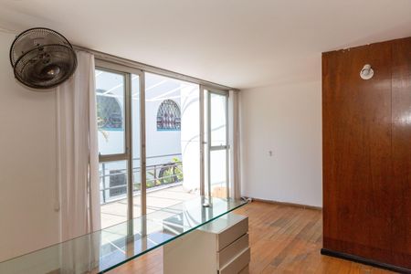 Casa à venda com 412m², 5 quartos e 3 vagasQuarto 5