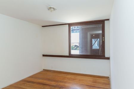 Casa à venda com 412m², 5 quartos e 3 vagasQuarto 3