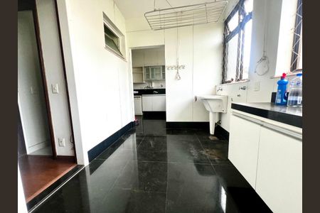 Apartamento à venda com 181m², 4 quartos e 3 vagas