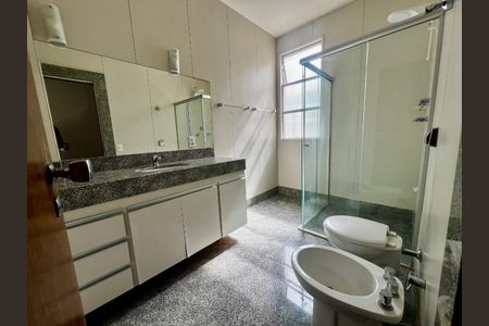 Apartamento à venda com 181m², 4 quartos e 3 vagas