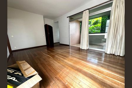 Apartamento à venda com 181m², 4 quartos e 3 vagas