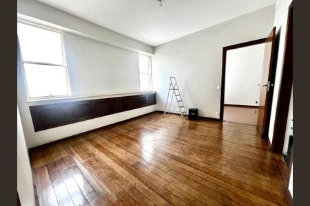 Apartamento à venda com 181m², 4 quartos e 3 vagas