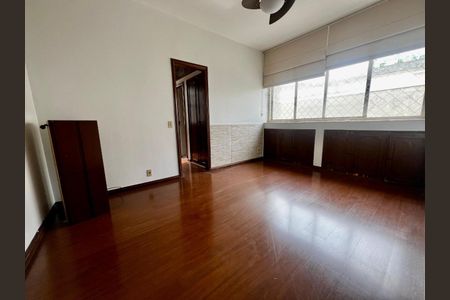 Apartamento à venda com 181m², 4 quartos e 3 vagas