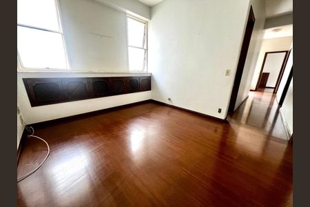 Apartamento à venda com 181m², 4 quartos e 3 vagas