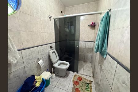 Casa à venda com 360m², 6 quartos e 2 vagas Casa à venda com 360m², 6 quartos e 2 vagasCasa 1 - Banheiro Social