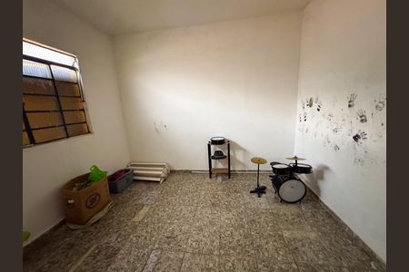 Casa à venda com 360m², 6 quartos e 2 vagas Casa à venda com 360m², 6 quartos e 2 vagasCasa 3 - Quarto