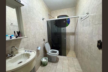 Casa à venda com 360m², 6 quartos e 2 vagas Casa à venda com 360m², 6 quartos e 2 vagasCasa 1 - Banheiro da Suíte 1