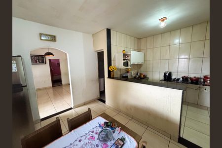Casa à venda com 360m², 6 quartos e 2 vagas Casa à venda com 360m², 6 quartos e 2 vagasCasa 2 - Cozinha